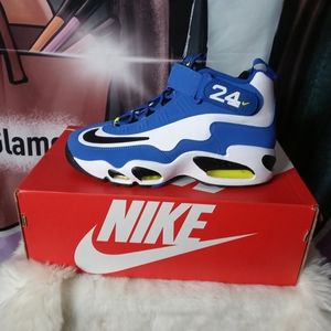 Nike AF1 Griffey kicks